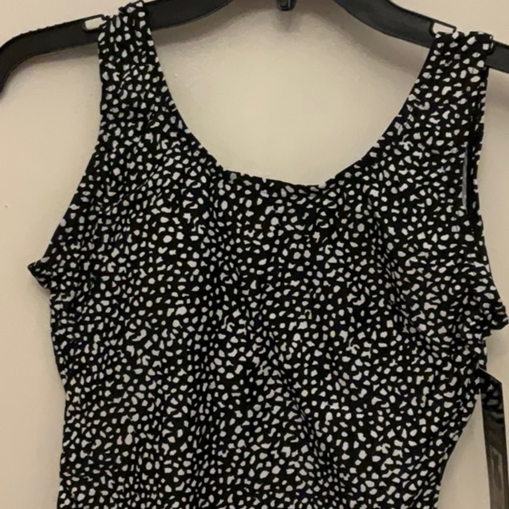 NWT Shore shapes skirt swimsuit. - Picture 2 of 5